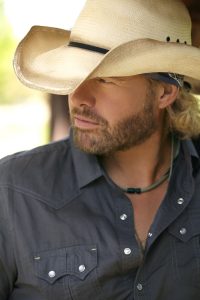 tobykeith_outdoorfence_0968_v_finalw