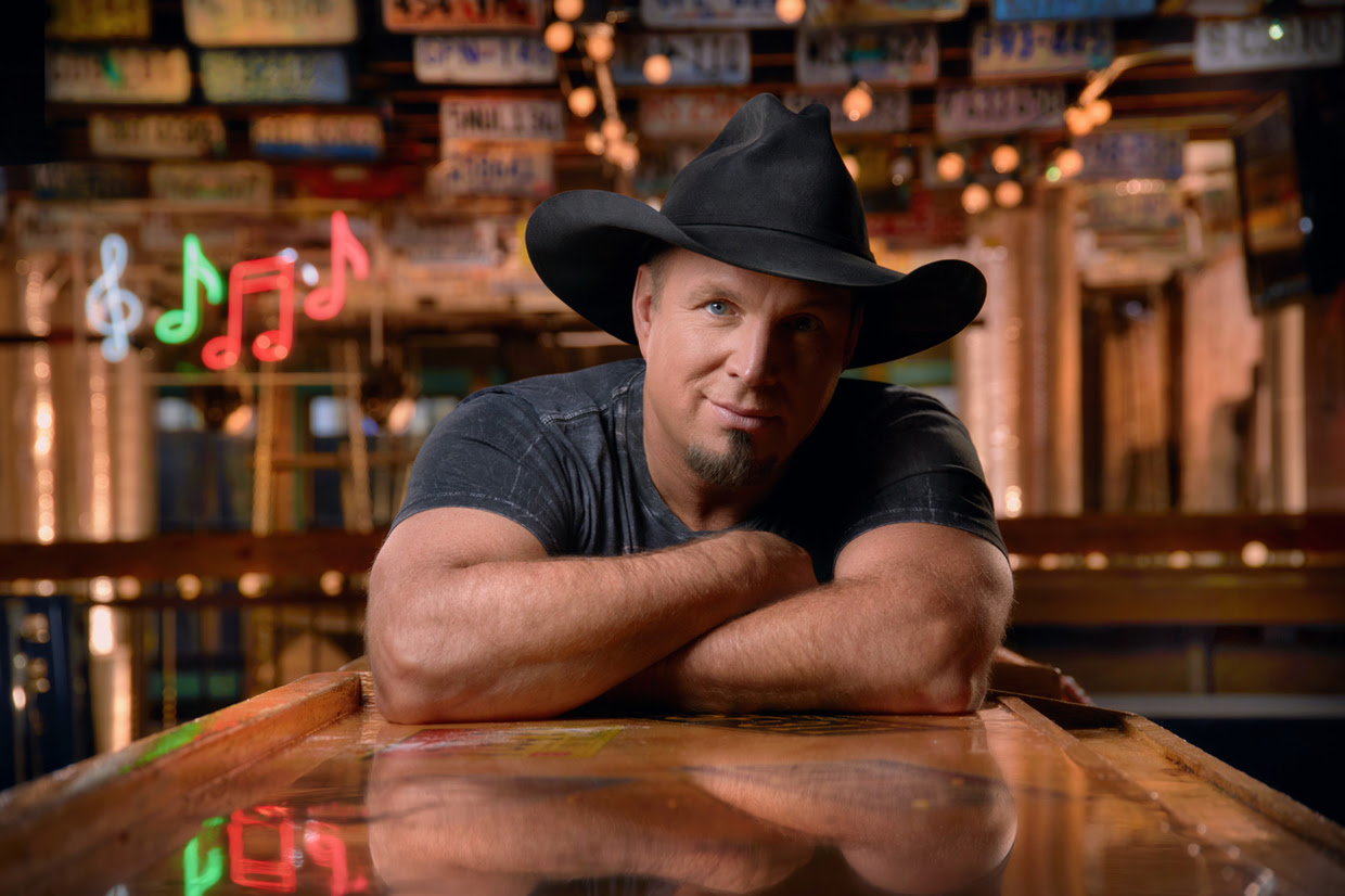 Garth Brooks Unveils the Cover to His Upcoming Anthology